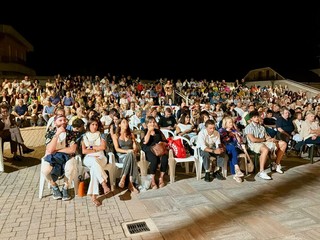 Alcuni scatti dalla partecipata serata (Agenzia Acca di Andrea Caponnetto; fotografo Patryk Wywrocki, Instagram @fresheyeview) Alcuni scatti dalla partecipata serata (Agenzia Acca di Andrea Caponnetto; fotografo Patryk Wywrocki, Instagram @fresheyeview)