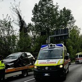 Scontro tra tre auto sulla Provinciale 12 a Carrù: traffico rallentato