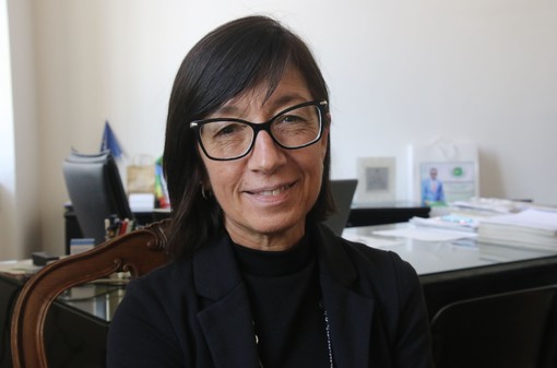 L'assessore Paola Olivero nel suo ufficio delle Politiche Sociali e Scolastiche L'assessore Paola Olivero nel suo ufficio delle Politiche Sociali e Scolastiche