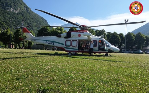 Valdieri, Soccorso Alpino e 118 recuperano famiglia bloccata in una zona impervia al Colle della Piastra