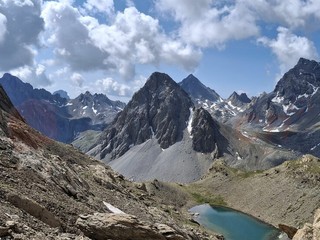Nelle foto gli oggetti e il luogo del ritrovamento Nelle foto gli oggetti e il luogo del ritrovamento