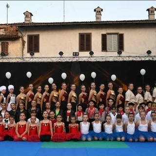 “Il Sogno in Movimento”, giornata di successo per “Sport in Bene”: magia e ginnastica nel cortile del Gazzera Magliano