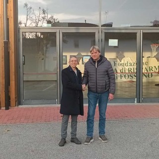 Il sindaco Salvatore e il presidente Pro loco Coraglia davanti al polivalente