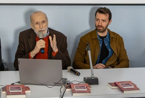 Alba, Carlin Petrini e Paolo Tibaldi incontrano gli allievi di Apro Formazione Alba, Carlin Petrini e Paolo Tibaldi incontrano gli allievi di Apro Formazione