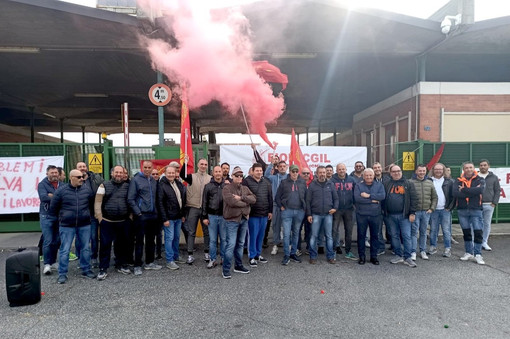 Una presidio dell'ottobre 2025 di fronte all'ex Ilva di Racconigi