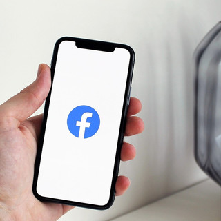 Facebook: problemi di accesso alla piattaforma, down anche Instagram Facebook: problemi di accesso alla piattaforma, down anche Instagram