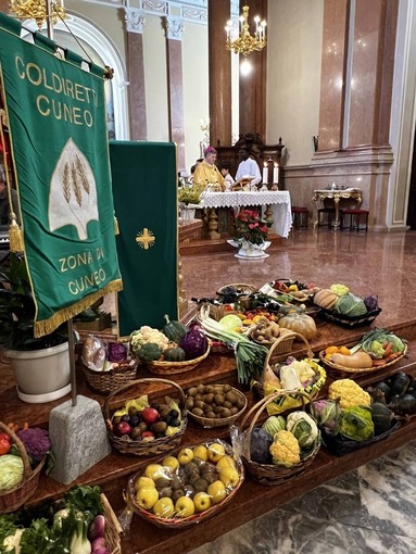 Coldiretti Cuneo: a Boves il “grazie” del mondo agricolo cuneese Coldiretti Cuneo: a Boves il “grazie” del mondo agricolo cuneese