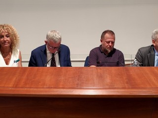 Nelle foto alcuni momenti della presentazione Nelle foto alcuni momenti della presentazione
