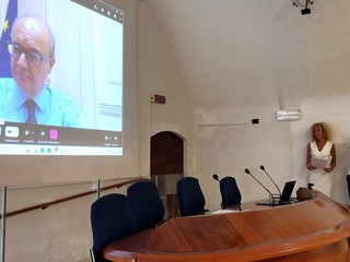 Nelle foto alcuni momenti della presentazione Nelle foto alcuni momenti della presentazione