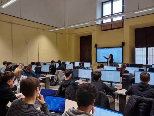 Al Liceo Arimondi-Eula di Racconigi parte il corso di informatica: competenze digitali e intelligenza artificiale