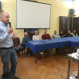 Nelle foto alcuni momenti della serata tenuta nel salone della biblioteca civica Nelle foto alcuni momenti della serata tenuta nel salone della biblioteca civica