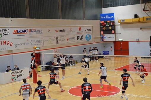 VOLLEY - SERIE D / Pallavolo Alba parte forte, ma subisce il recupero di Pivielle e cede al tre break