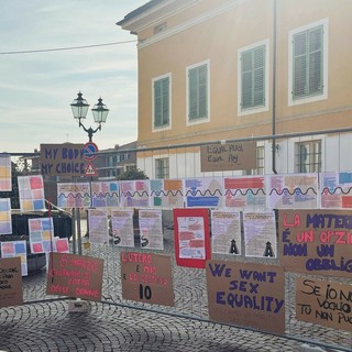 Genola: un “minuto di rumore” e film in occasione della Giornata internazionale contro la violenza delle donne Genola: un “minuto di rumore” e film in occasione della Giornata internazionale contro la violenza delle donne