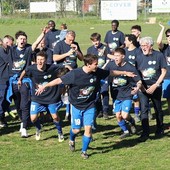 La festa dei giocatori per la promozione in Seconda Categoria