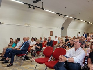 Nelle foto alcuni momenti della presentazione Nelle foto alcuni momenti della presentazione