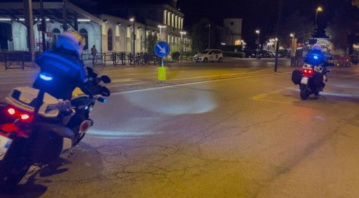 Stretta sugli alcolici a Bra: vietato il consumo alla stazione ferroviaria, nei parchi e giardini pubblici Stretta sugli alcolici a Bra: vietato il consumo alla stazione ferroviaria, nei parchi e giardini pubblici