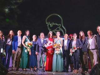 Sul palco del concorso (Ph. Mauro Gallo Foto, Alba) Sul palco del concorso (Ph. Mauro Gallo Foto, Alba)