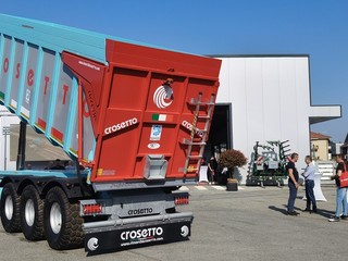 Nelle immagini alcuni momenti della festa tenuta presso la sede aziendale di Marene