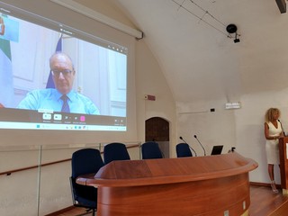 Nelle foto alcuni momenti della presentazione Nelle foto alcuni momenti della presentazione