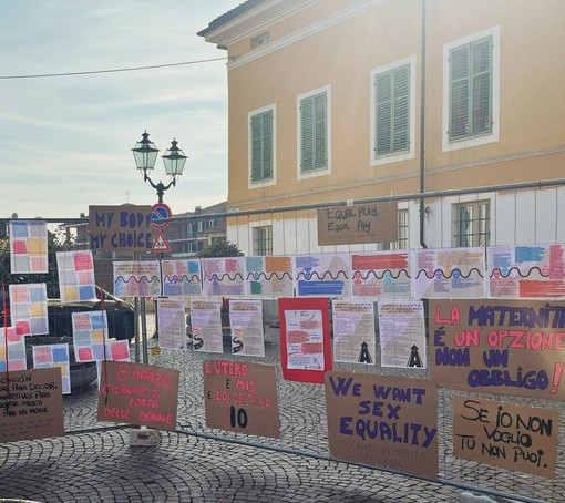 Genola: un “minuto di rumore” e film in occasione della Giornata internazionale contro la violenza delle donne Genola: un “minuto di rumore” e film in occasione della Giornata internazionale contro la violenza delle donne
