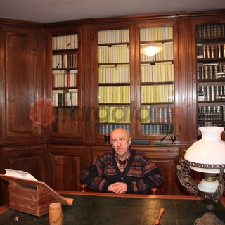 La storia di Angelo Somà, ex preside villanovese appassionato di libri, che donerà 9mila volumi ai licei di Mondovì
