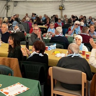 Alcuni momenti della festa all'RSA Giovanni XXIII di Genola