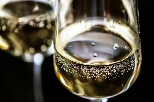 Vino nella grande distribuzione, il Piemonte premia Prosecco, Barbera e Lambrusco Vino nella grande distribuzione, il Piemonte premia Prosecco, Barbera e Lambrusco