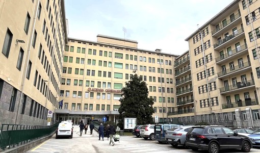 L'ingresso dell'ospedale Santa Croce da via Coppino L'ingresso dell'ospedale Santa Croce da via Coppino