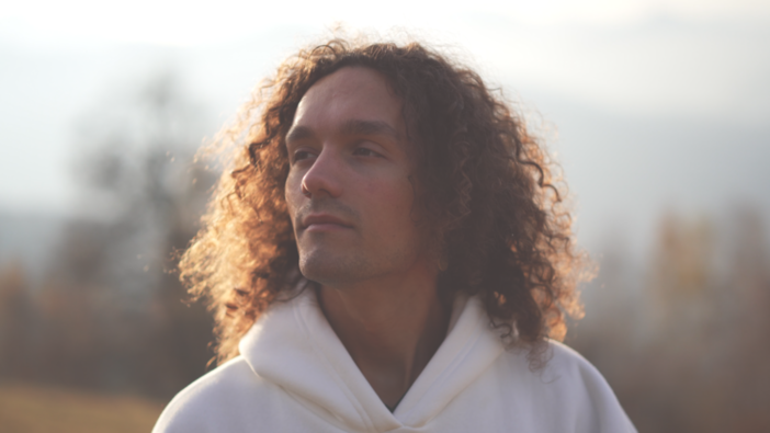 L'INTERVISTA / AndreA: nuovo nome per il musicista Andrea Giraudi che brilla con il singolo "Sogni" L'INTERVISTA / AndreA: nuovo nome per il musicista Andrea Giraudi che brilla con il singolo "Sogni"