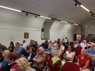 Nelle foto alcuni momenti della presentazione Nelle foto alcuni momenti della presentazione