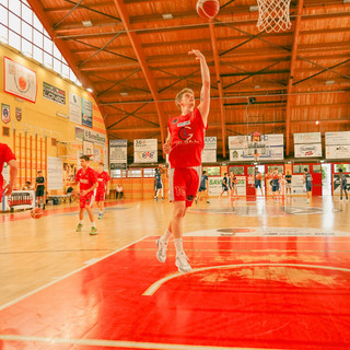 BASKET / Cogal, partenza al meglio nella settimana di fuoco: Genova battuta 88-74