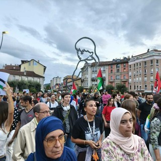 Uno scatto del corteo solidale per Gaza del 22 settembre ad Alba Uno scatto del corteo solidale per Gaza del 22 settembre ad Alba