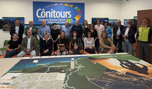 Due momenti dell'assemblea dei soci di Conitours