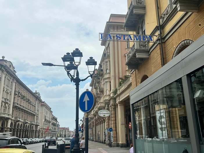 "La Stampa" dagli Elkann a Leonardis. Tra i soci ufficiale l’ingresso della Fondazione Crc e di Confindustria Cuneo "La Stampa" dagli Elkann a Leonardis. Tra i soci ufficiale l’ingresso della Fondazione Crc e di Confindustria Cuneo