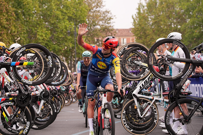 CICLISMO / È partito il 110° GranPiemonte: da Asti a Bra la grande classica del ciclismo attraversa le Langhe CICLISMO / È partito il 110° GranPiemonte: da Asti a Bra la grande classica del ciclismo attraversa le Langhe