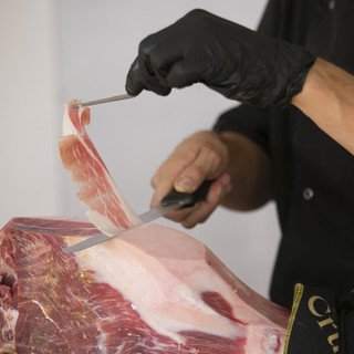 Cuneo, "I prosciutti, un viaggio tra filiere e metodi di stagionatura": tornano gli appuntamenti del Fai