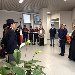 La cerimonia tenuta questa mattina alla presenza del cappellano della Polizia di Stato don Mauro Biodo, di una rappresentanza del personale in servizio e della locale sezione dell'Anps, nonché dei familiari dei caduti della Polizia di Stato di Cuneo La cerimonia tenuta questa mattina alla presenza del cappellano della Polizia di Stato don Mauro Biodo, di una rappresentanza del personale in servizio e della locale sezione dell'Anps, nonché dei familiari dei caduti della Polizia di Stato di Cuneo