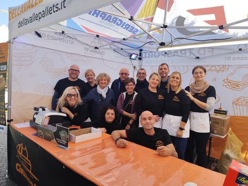 Fiera del Marrone di Cuneo: le Proloco della provincia protagoniste in Piazza Europa Fiera del Marrone di Cuneo: le Proloco della provincia protagoniste in Piazza Europa