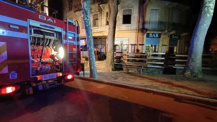 Incendio al Bar Roma di Bagnasco: danneggiato l'impianto elettrico Incendio al Bar Roma di Bagnasco: danneggiato l'impianto elettrico