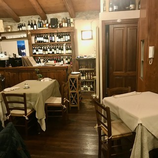 Al Bial: un gioiellino di pietra e legno in cui i sapori della Val Maira danno il meglio di sè Al Bial: un gioiellino di pietra e legno in cui i sapori della Val Maira danno il meglio di sè