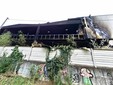 Lo stabile distrutto: in corso le verifiche dei Vigili del Fuoco Lo stabile distrutto: in corso le verifiche dei Vigili del Fuoco