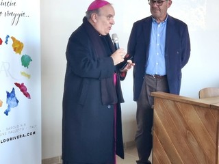 Nelle foto alcuni momenti dell'inaugurazione e della presentazione tenuta presso la cantina Terre del Barolo Nelle foto alcuni momenti dell'inaugurazione e della presentazione tenuta presso la cantina Terre del Barolo