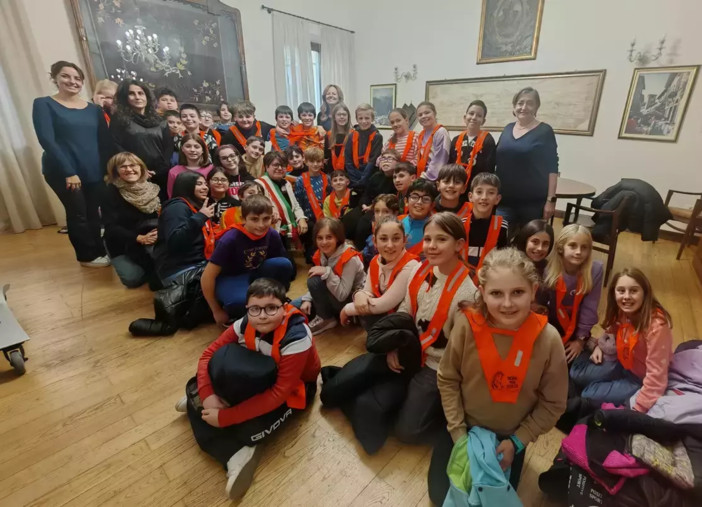 Borgo San Dalmazzo, gli alunni della Don Luciano in visita al Municipio Borgo San Dalmazzo, gli alunni della Don Luciano in visita al Municipio