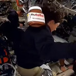 La Nutella conquista lo spazio, ora il popolo del web vuole un'edizione speciale: gli slogan e le idee impazzano sui social