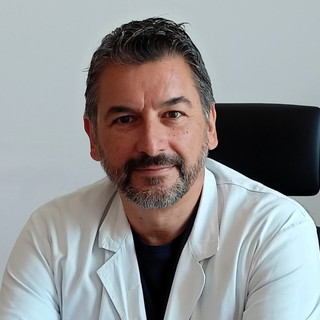 Il dottor Manuel Burdese, nuovo primario a Verduno dopo essere stato direttore della Struttura complessa di Nefrologia, dialisi e trapianto renale dell’Azienda Ospedaliera di Perugia Il dottor Manuel Burdese, nuovo primario a Verduno dopo essere stato direttore della Struttura complessa di Nefrologia, dialisi e trapianto renale dell’Azienda Ospedaliera di Perugia