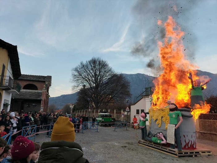 Torna il Carnevale sanfrontese: il 17 febbraio piazza Statuto si anima di maschere e tradizioni Torna il Carnevale sanfrontese: il 17 febbraio piazza Statuto si anima di maschere e tradizioni
