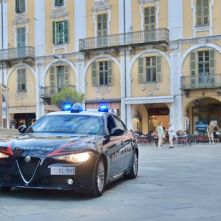 Feste hawaiane nell’agriturismo e alcol a minori in un bar del centro: Carabinieri di Saluzzo sanzionano tre locali con multe per 10mila euro Feste hawaiane nell’agriturismo e alcol a minori in un bar del centro: Carabinieri di Saluzzo sanzionano tre locali con multe per 10mila euro