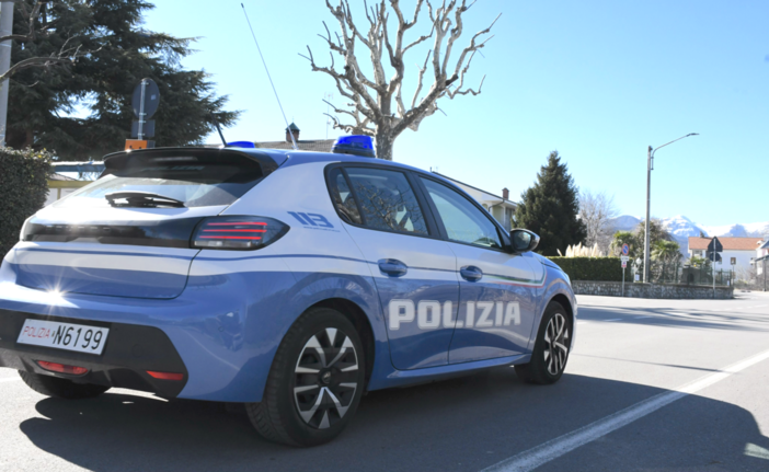 Controlli straordinari della Polizia a Cuneo e Borgo San Dalmazzo: identificate 250 persone, sanzioni per un esercizio commerciale