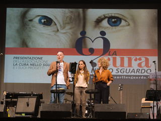 Alcuni momenti del concerto tenuto al Teatro Toselli di Cuneo