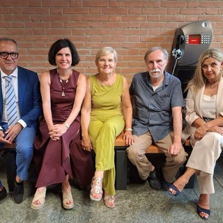 Carla Bonino e Giuseppe Steffanino, ex sindaca e vice di Vezza d'Alba, coi difensori Silvia Calzolaro, Marta Giovannini e Marco Calosso